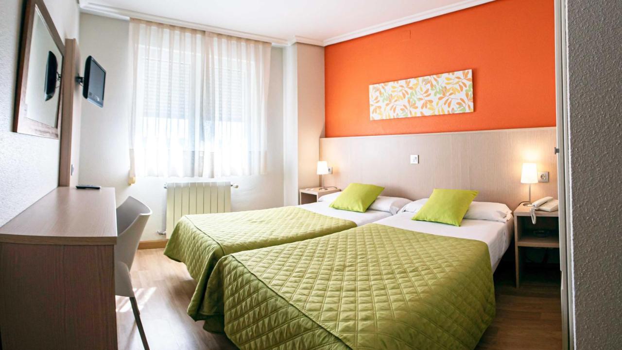 Ok Hotel La Basilica Venta de Baños Extérieur photo